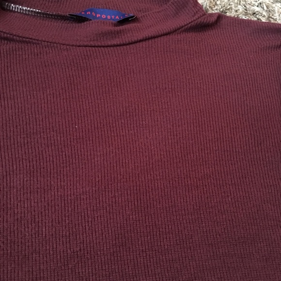 3/$12💜Knitted Ruffle Shoulder Top - Picture 3 of 4